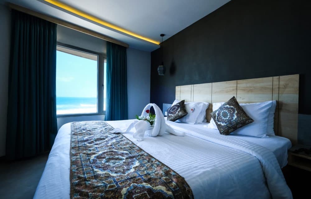 Executive Front Sea Facing