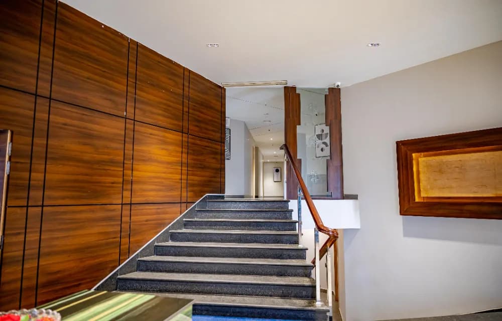 Main Staircase & Corridors